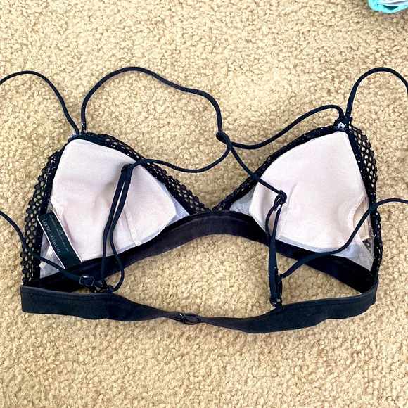 Lace bra size small (34B) - Picture 5 of 11